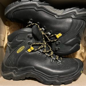 Men’s Keen Liberty Ridge size 11.5